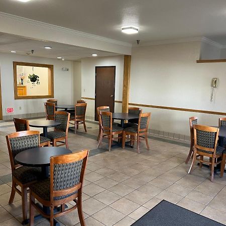 Express Inn & Suites Decatur エクステリア 写真