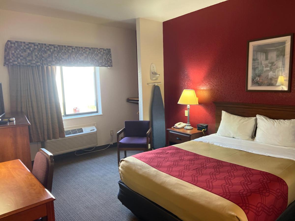 Express Inn & Suites Decatur エクステリア 写真
