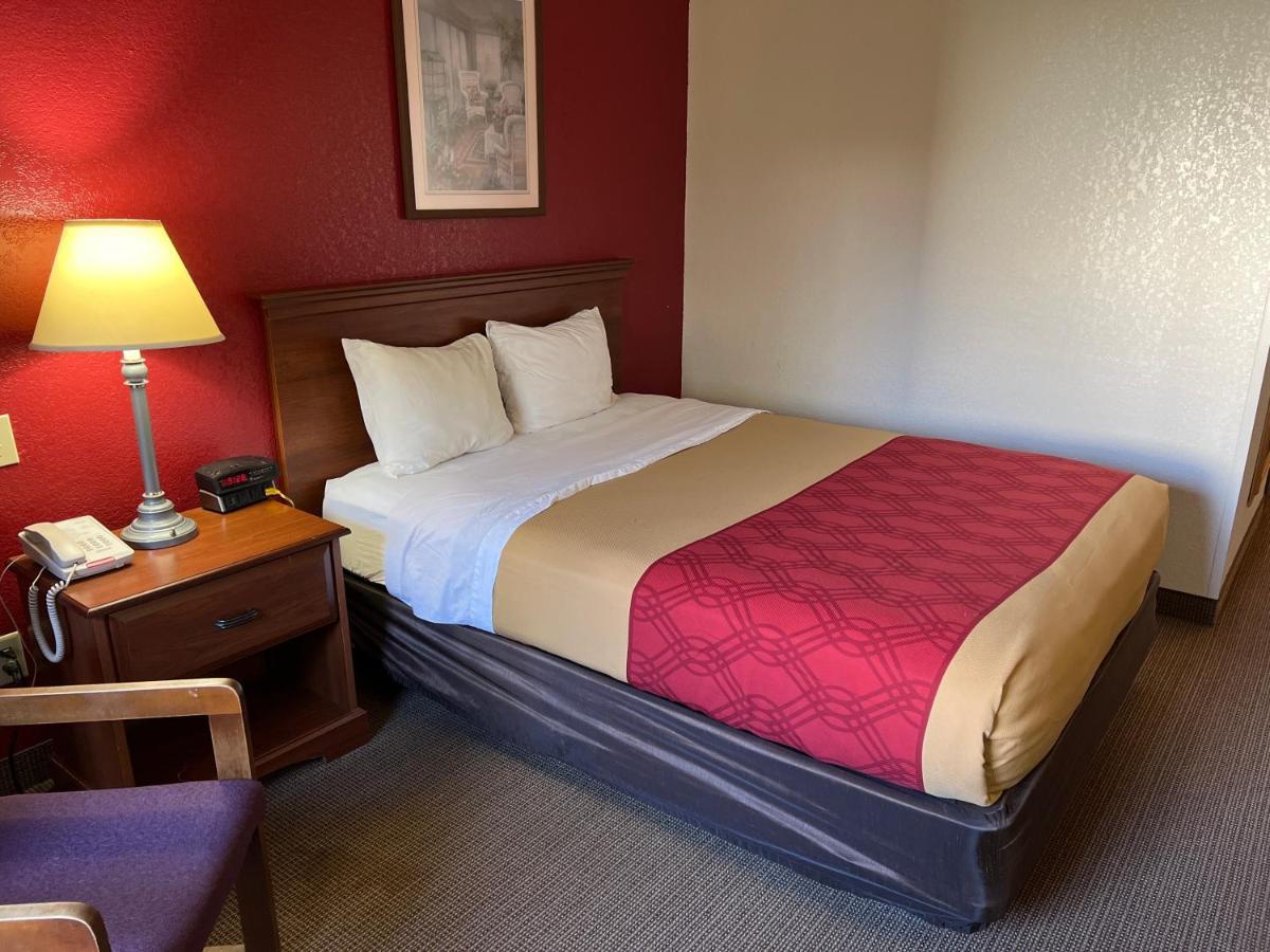 Express Inn & Suites Decatur エクステリア 写真