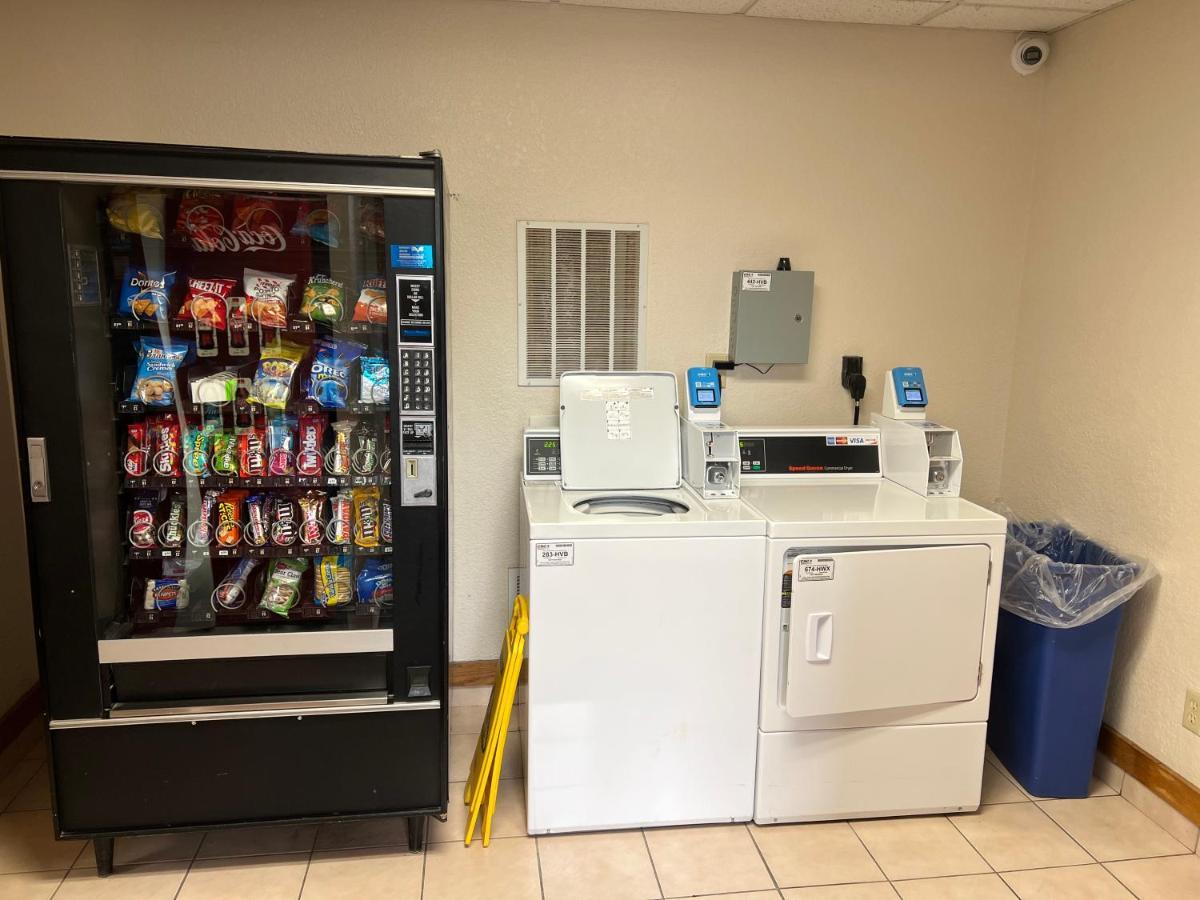Express Inn & Suites Decatur エクステリア 写真