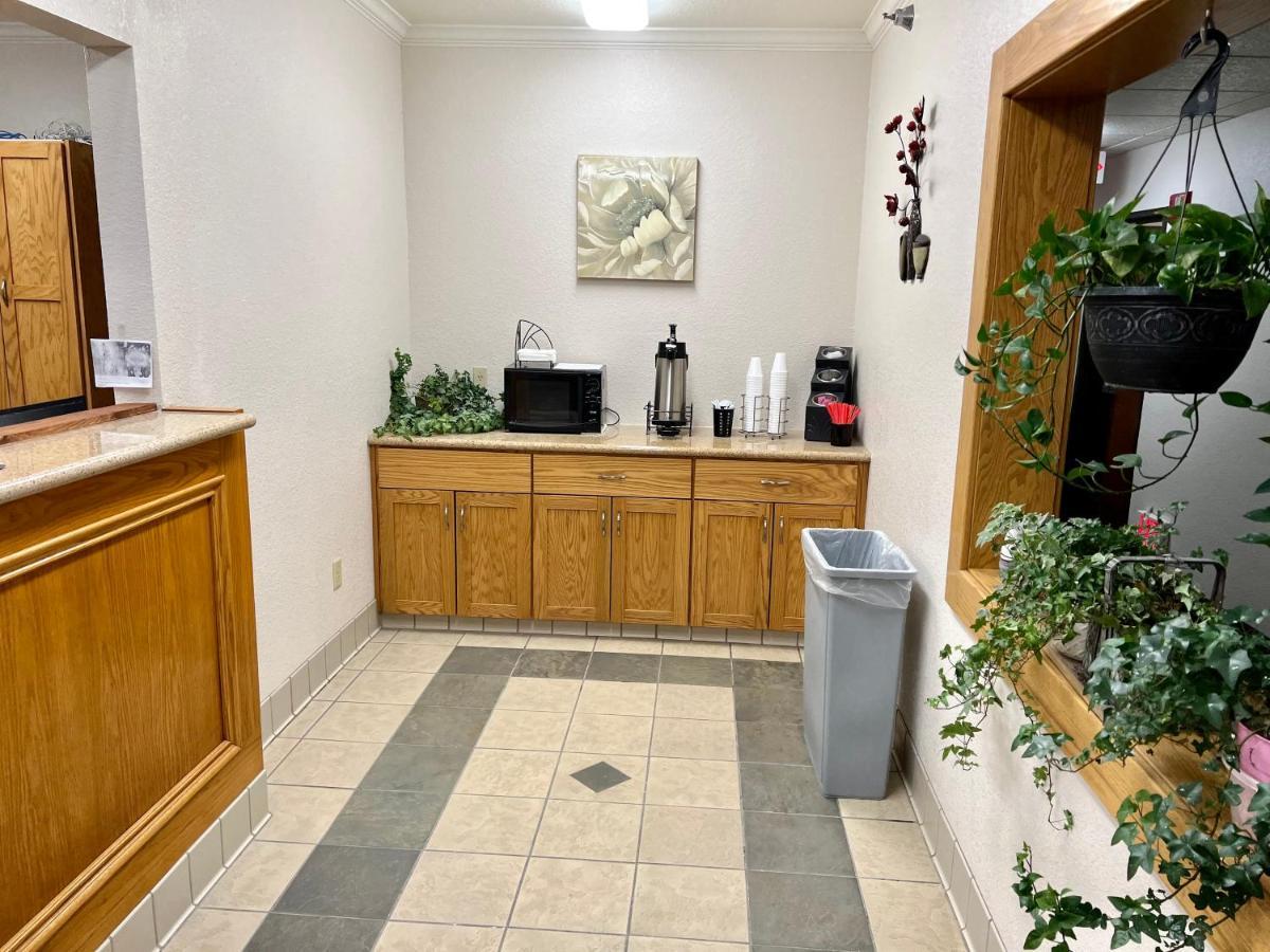 Express Inn & Suites Decatur エクステリア 写真