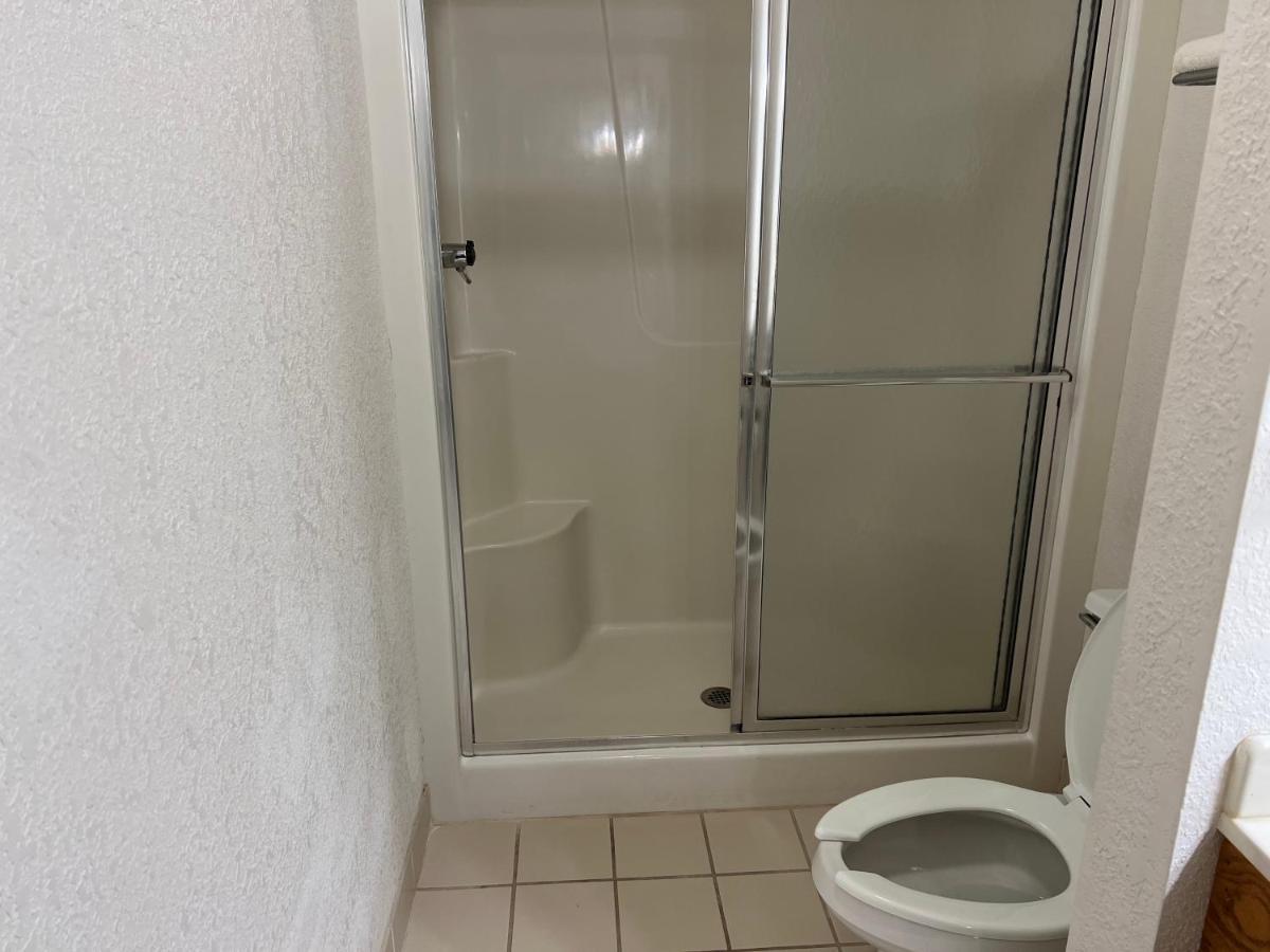 Express Inn & Suites Decatur エクステリア 写真
