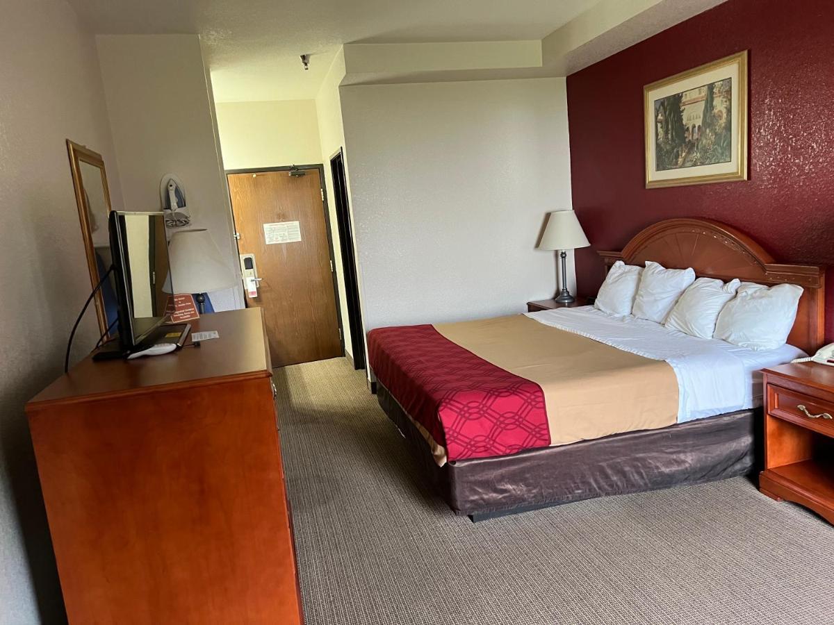 Express Inn & Suites Decatur エクステリア 写真