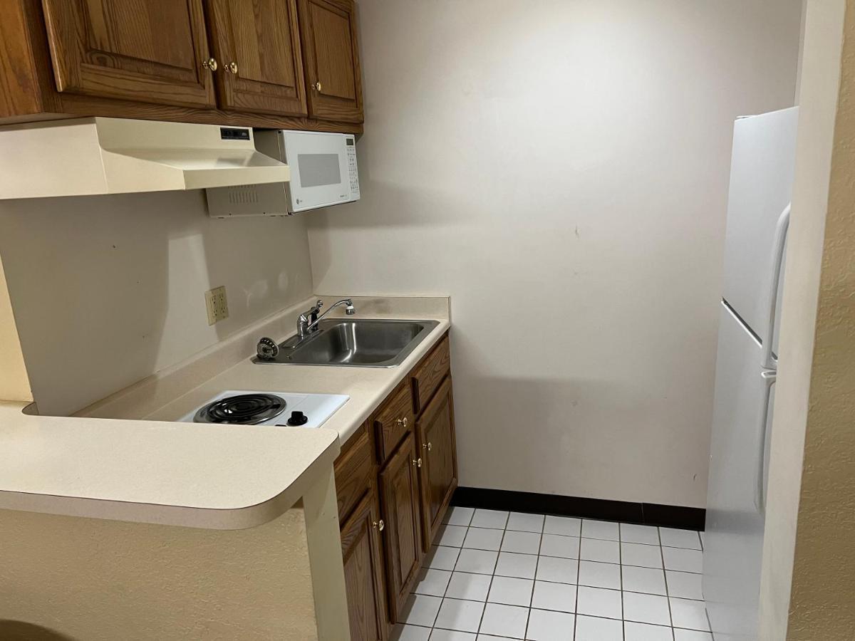 Express Inn & Suites Decatur エクステリア 写真