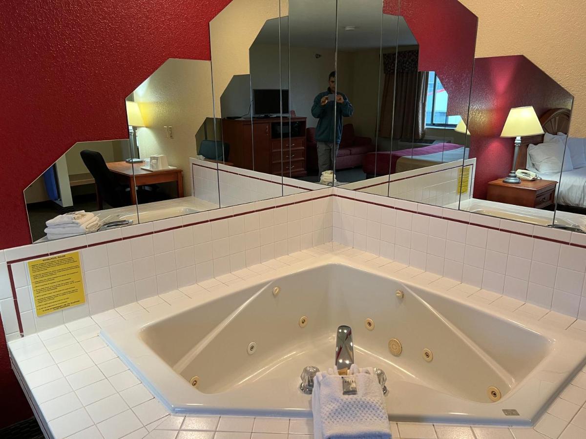 Express Inn & Suites Decatur エクステリア 写真