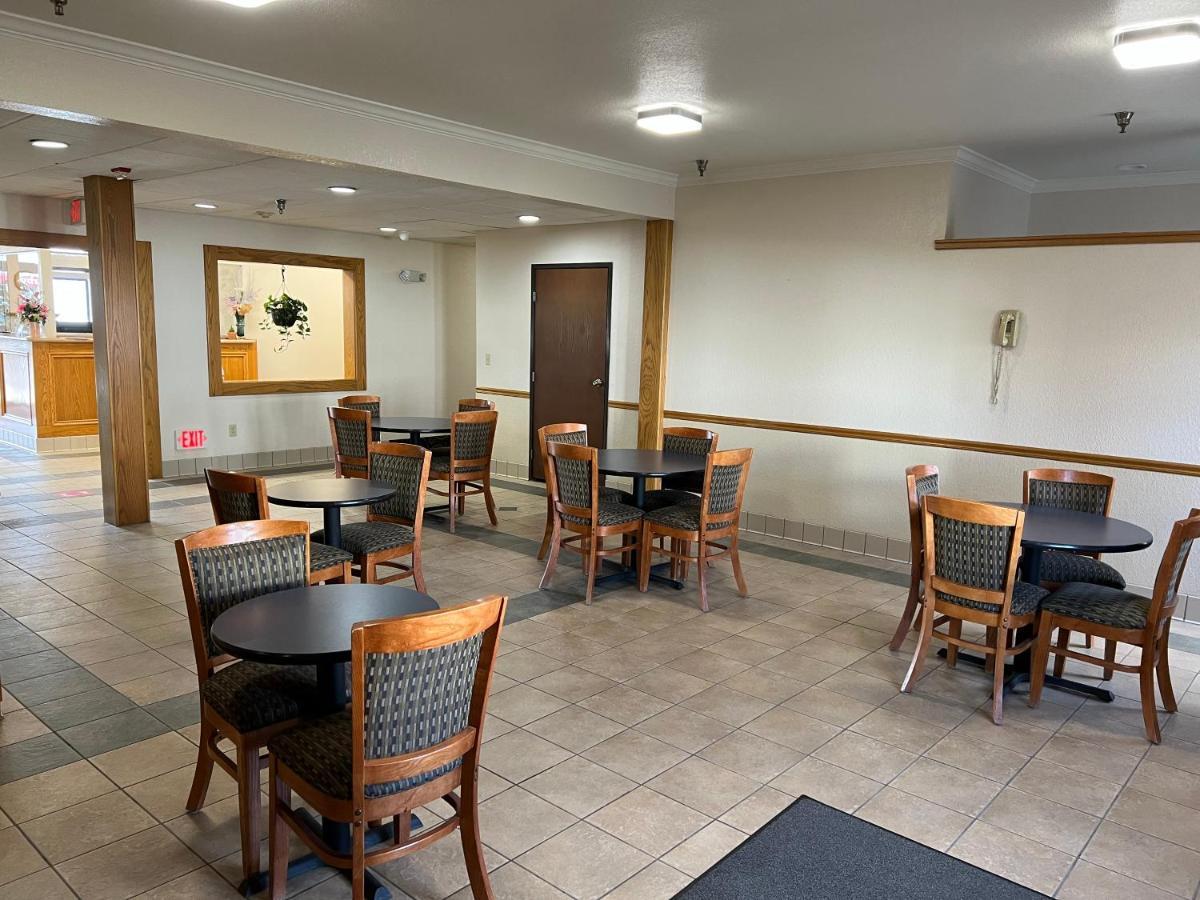 Express Inn & Suites Decatur エクステリア 写真