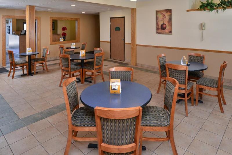 Express Inn & Suites Decatur エクステリア 写真