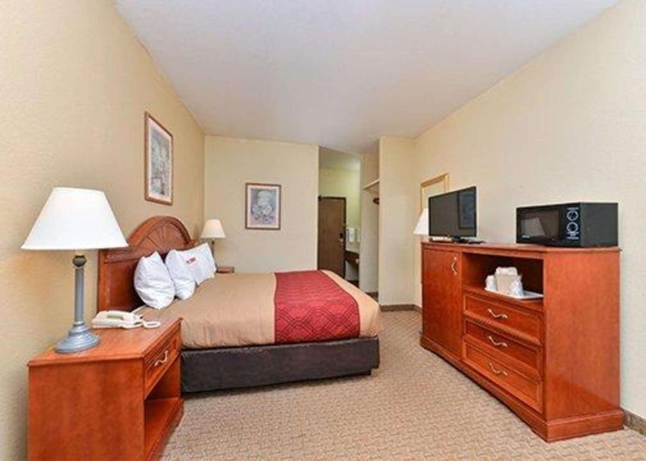 Express Inn & Suites Decatur エクステリア 写真