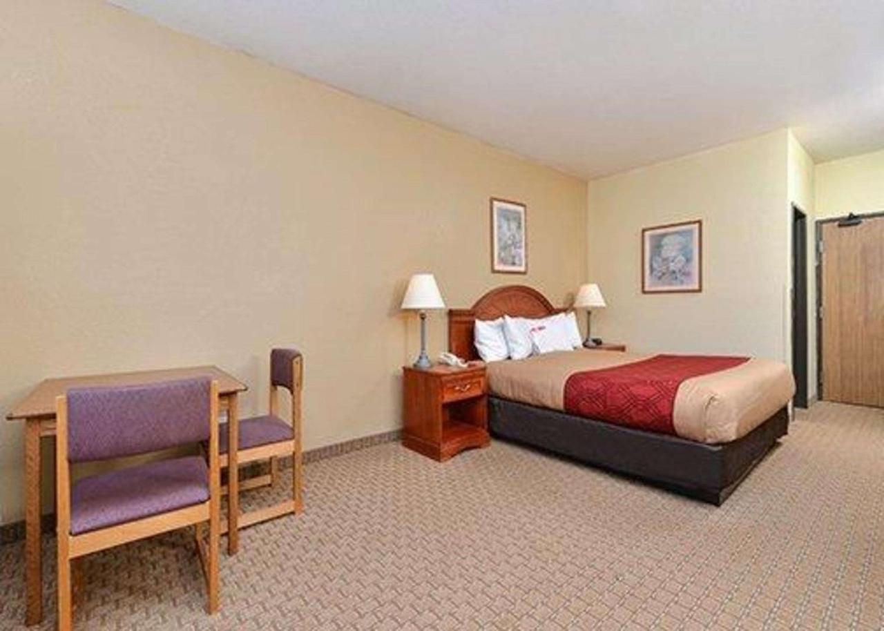 Express Inn & Suites Decatur エクステリア 写真